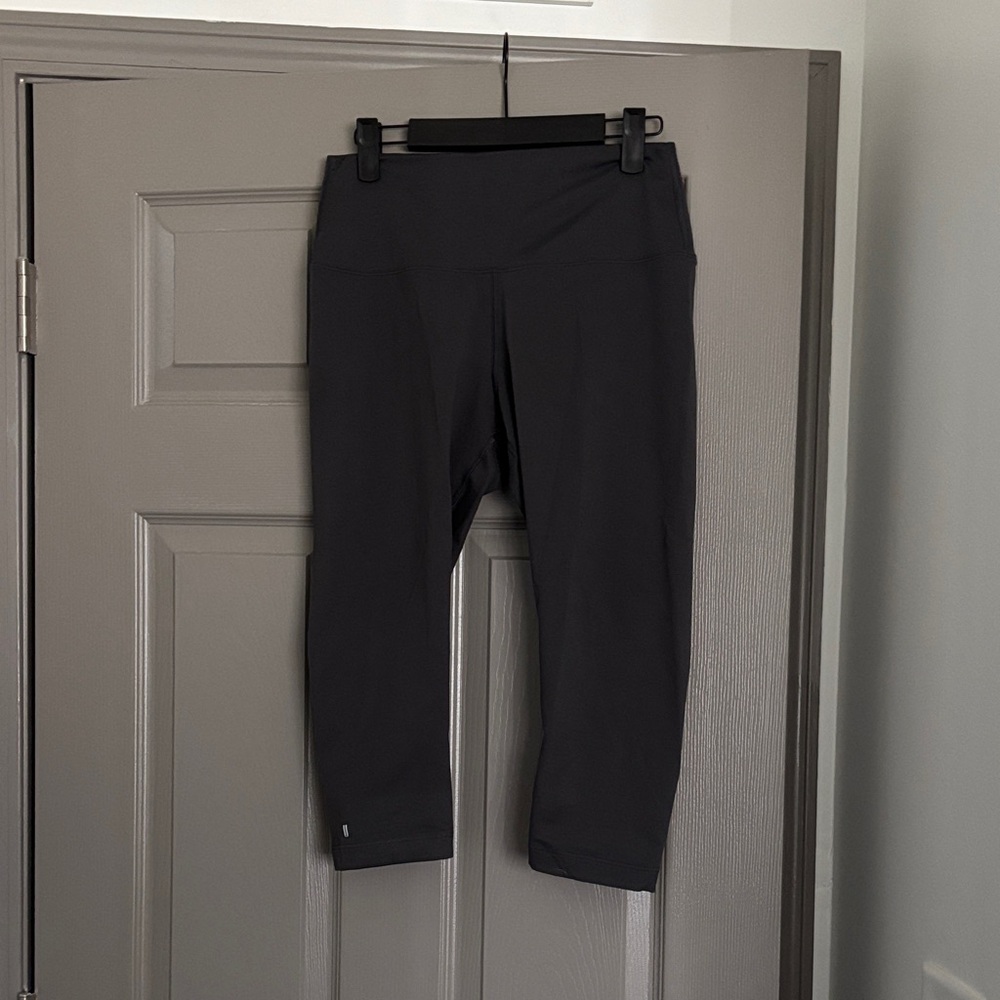 NOBULL Charcoal Grey Women’s Capri Leggings